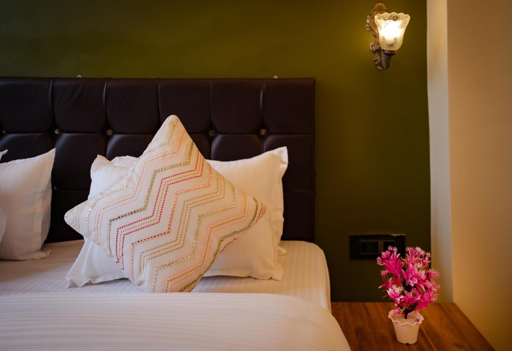 Tripli Hotels Silver Shine - Varanasi — Photos 2